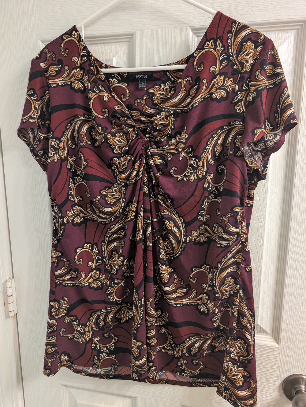 Apt. 9 Women's Burgundy Paisley Twist-Front Top